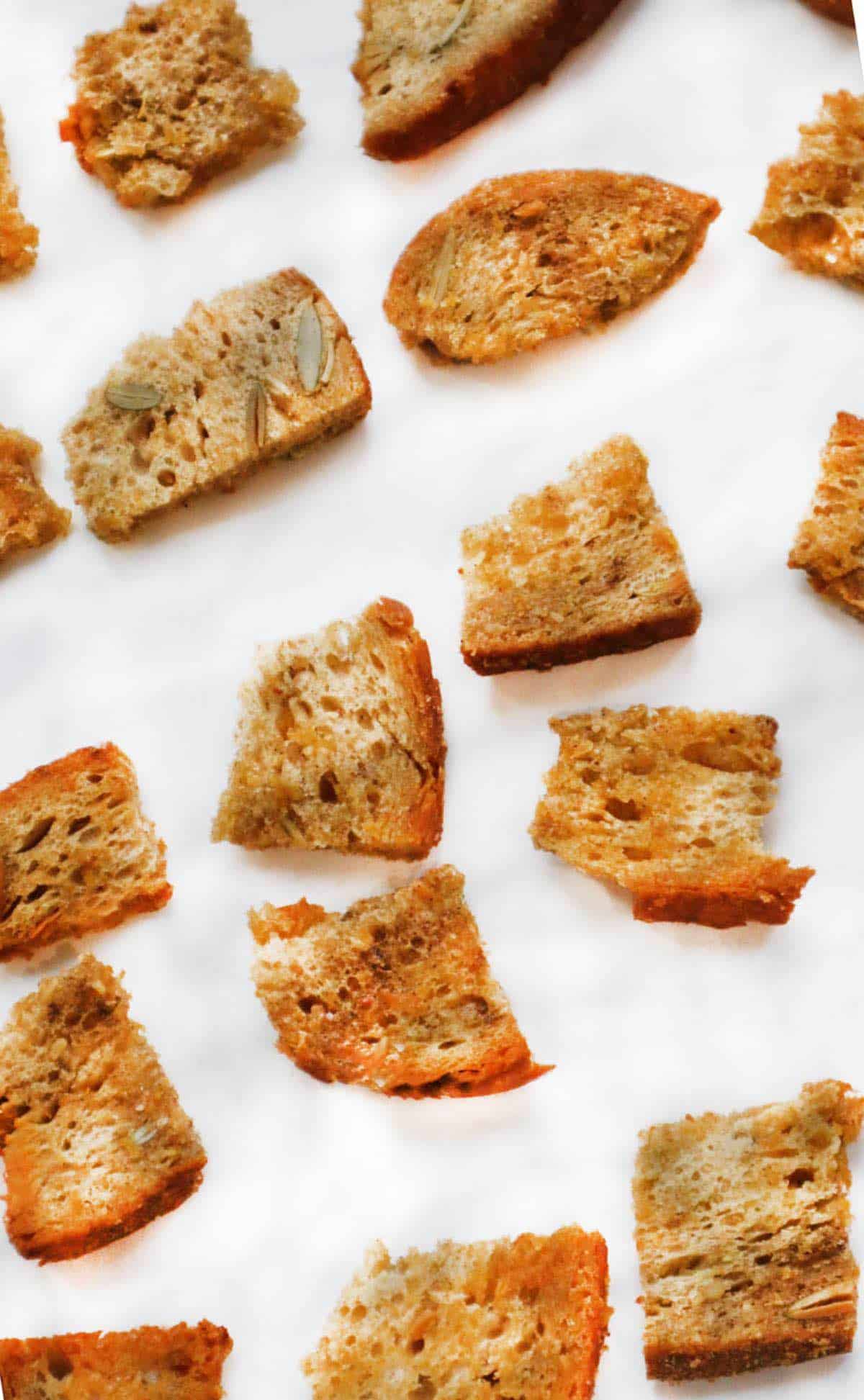 Easy homemade vegan croutons in 3 different flavours to add extra crunch and bite to your soups and salads! 