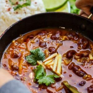 Mouth-watering rajma/kidney beans recipe that is very easy to make, requires simple ingredients and is an ultimate comfort food.